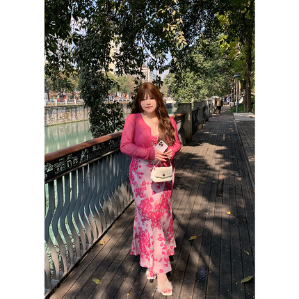 dese嘚瑟软糖两件套长袖针织开衫胭脂花卉包臀鱼尾裙吊带连衣裙