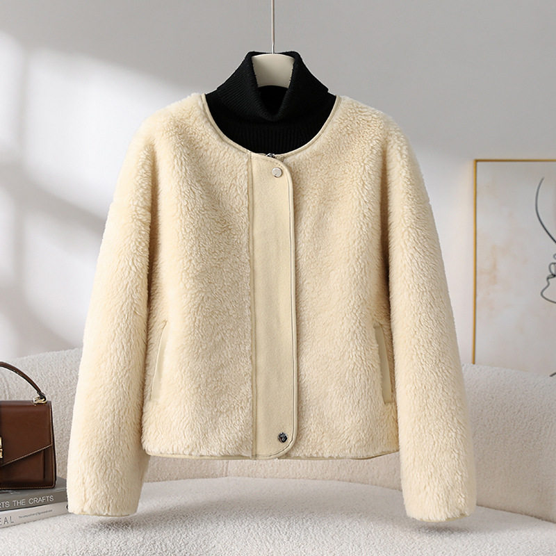 2025冬季羊剪绒大衣女短款年轻小个子羊羔毛皮毛一体皮草外套