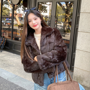 老钱风2025冬进口整皮兔毛皮毛一体皮草短款翻领高级感毛毛外套女
