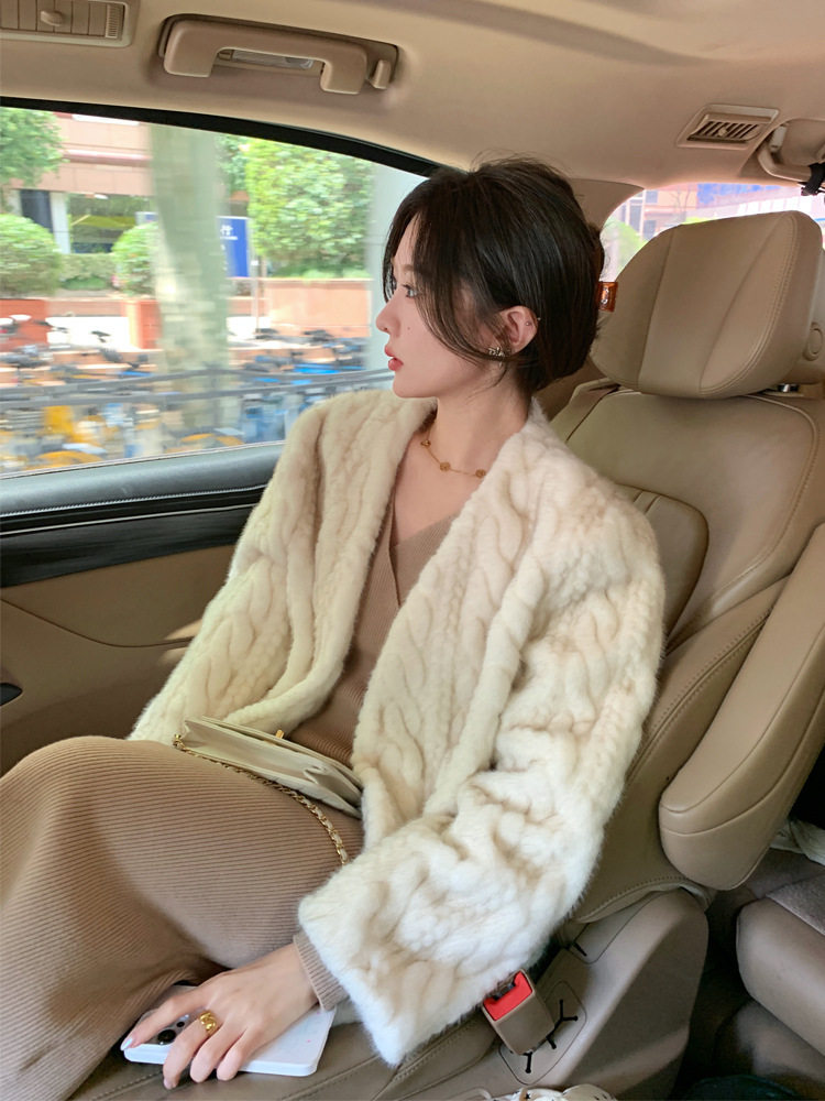 2025秋冬款欧貂绒仿水貂皮毛一体外套女V领宽松麻花环保皮草大衣