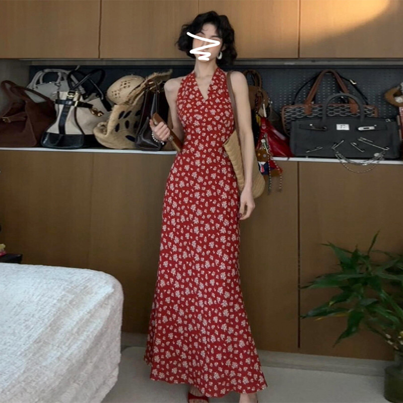 法式红色碎花无袖挂脖吊带连衣裙子女夏季2025新款海边度假风长裙