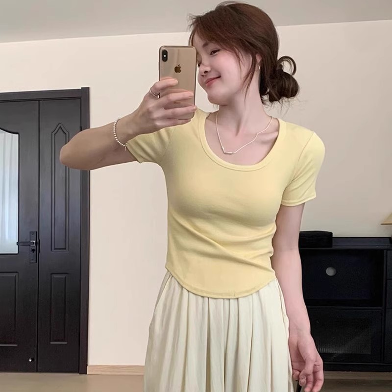 奶黄色正肩U领短袖女2025