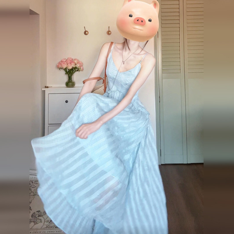 法式绝美蓝色吊带连衣裙