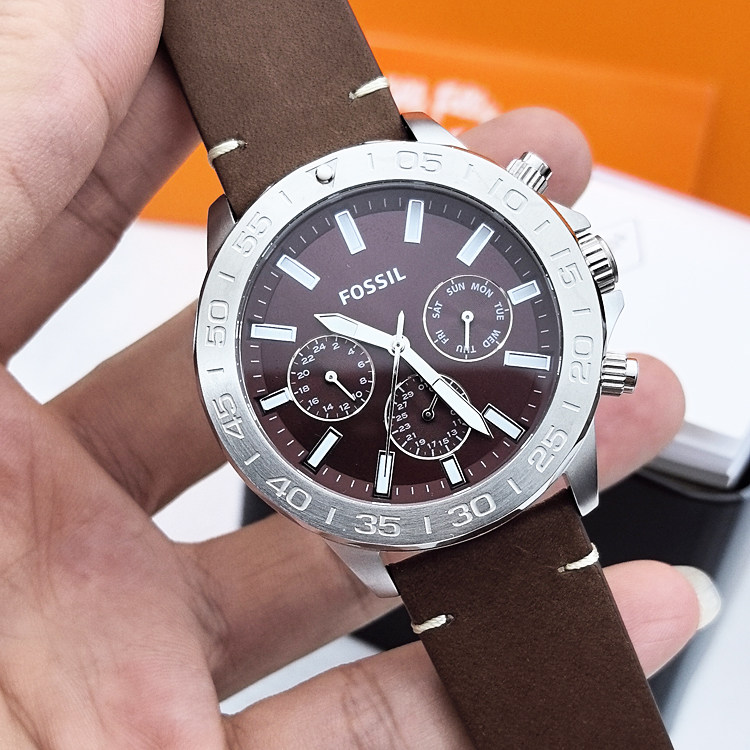 新款fossil手表真皮表带三眼多功能星期日历商务休闲石英防水男表