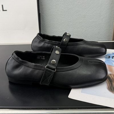 2026新款小众轻奢春季新品网红风头层真皮内增高芭蕾舞鞋女一字扣