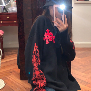 三十字拼皮梵文双臂提花针织衫女春季新年黑红高级感休闲百搭毛衣