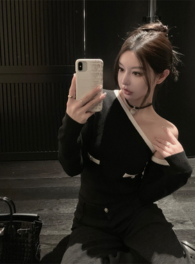 樊樊 秋冬新款氛围感斜肩撞色小香上衣女ins纯欲辣妹气质露肩上衣