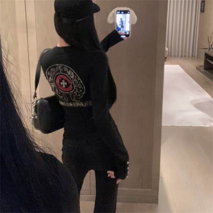 小众纯欲ins磨毛打底衫 新款 上衣 T恤女秋季 十字架烫钻磨毛纽扣长袖