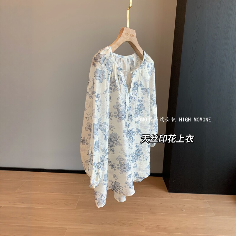 复古腔调拉满~淡雅蓝色印花圆领珠链天丝碎花套头衬衫女2025夏季