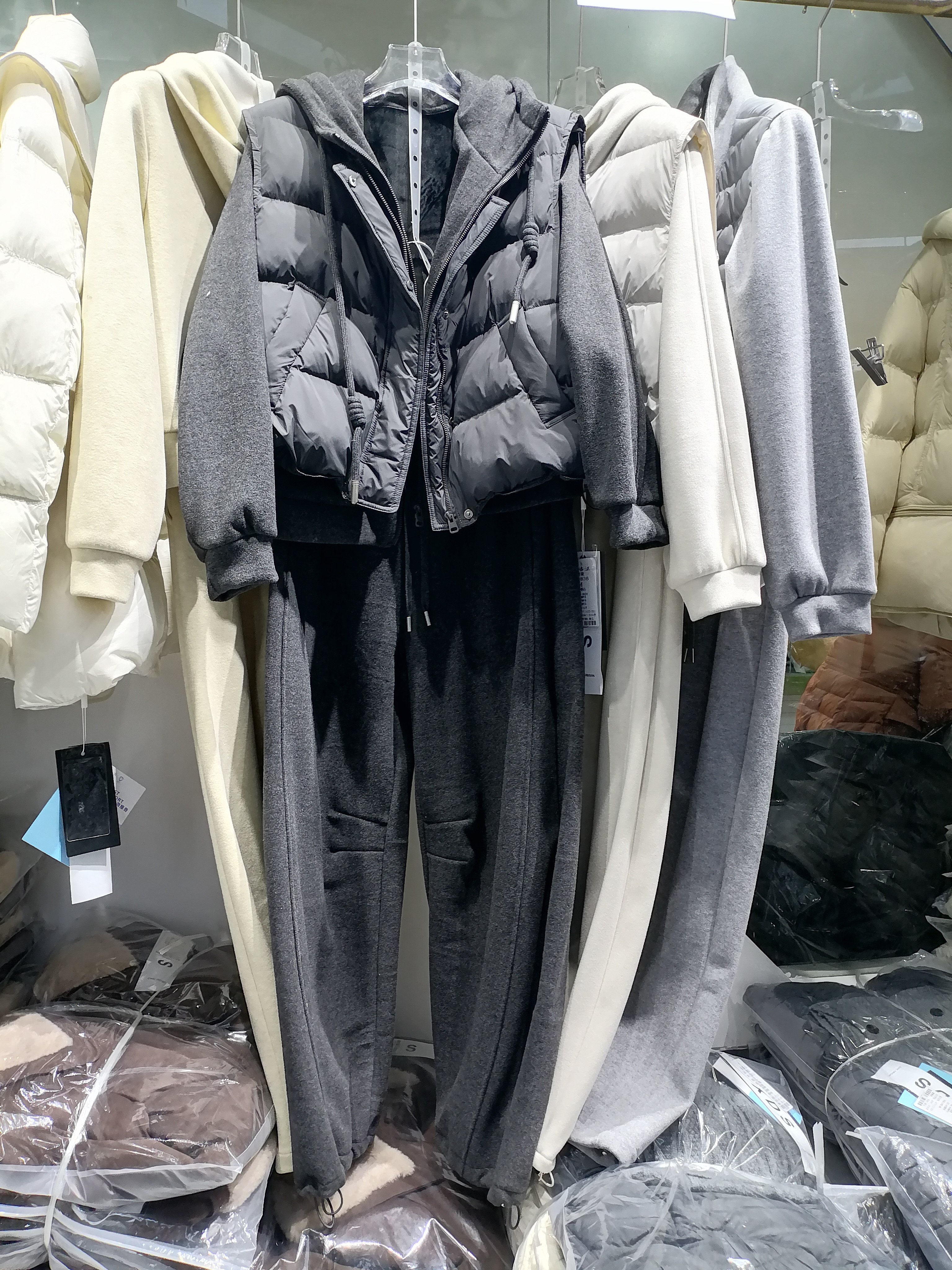 2025冬欧韩时尚套装女宽松小个子连帽加绒卫衣卫裤棉马甲三件套潮,女装/女士精品,时尚套装,淘宝优惠券,粉丝福利购,淘宝优惠卷