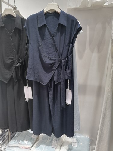 2025春夏欧韩时尚套装女设计感小众上衣衬衫+高腰显瘦阔腿裤套装