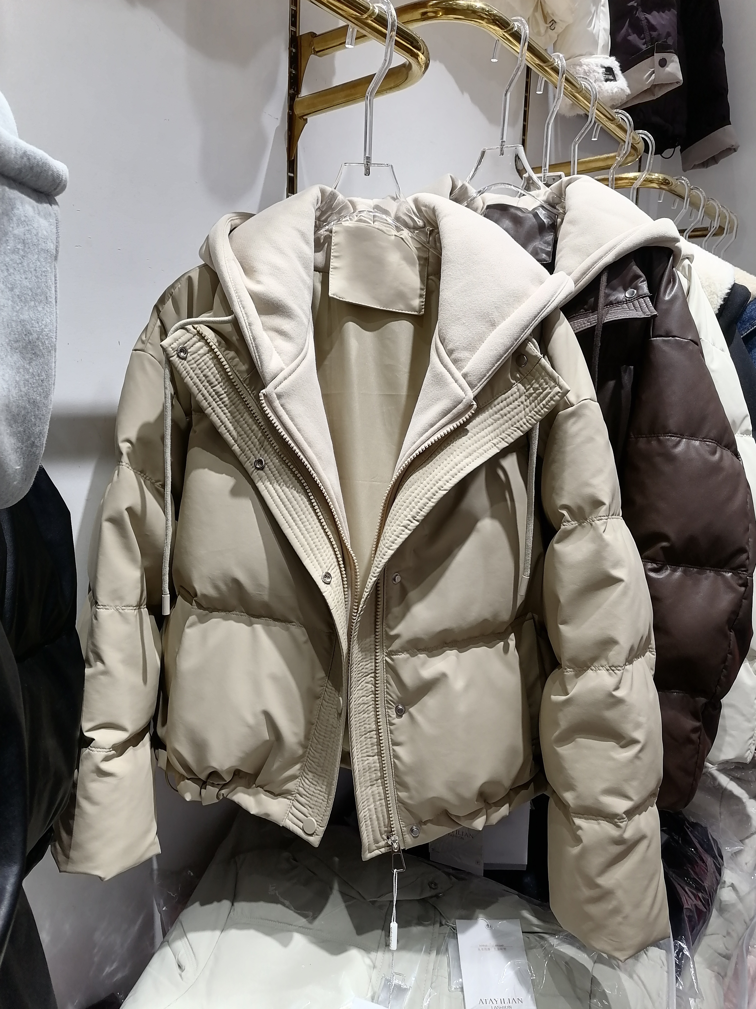 欧韩PU皮白鸭绒羽绒服假两件连帽女冬小个子短款冬季厚外套宽松潮