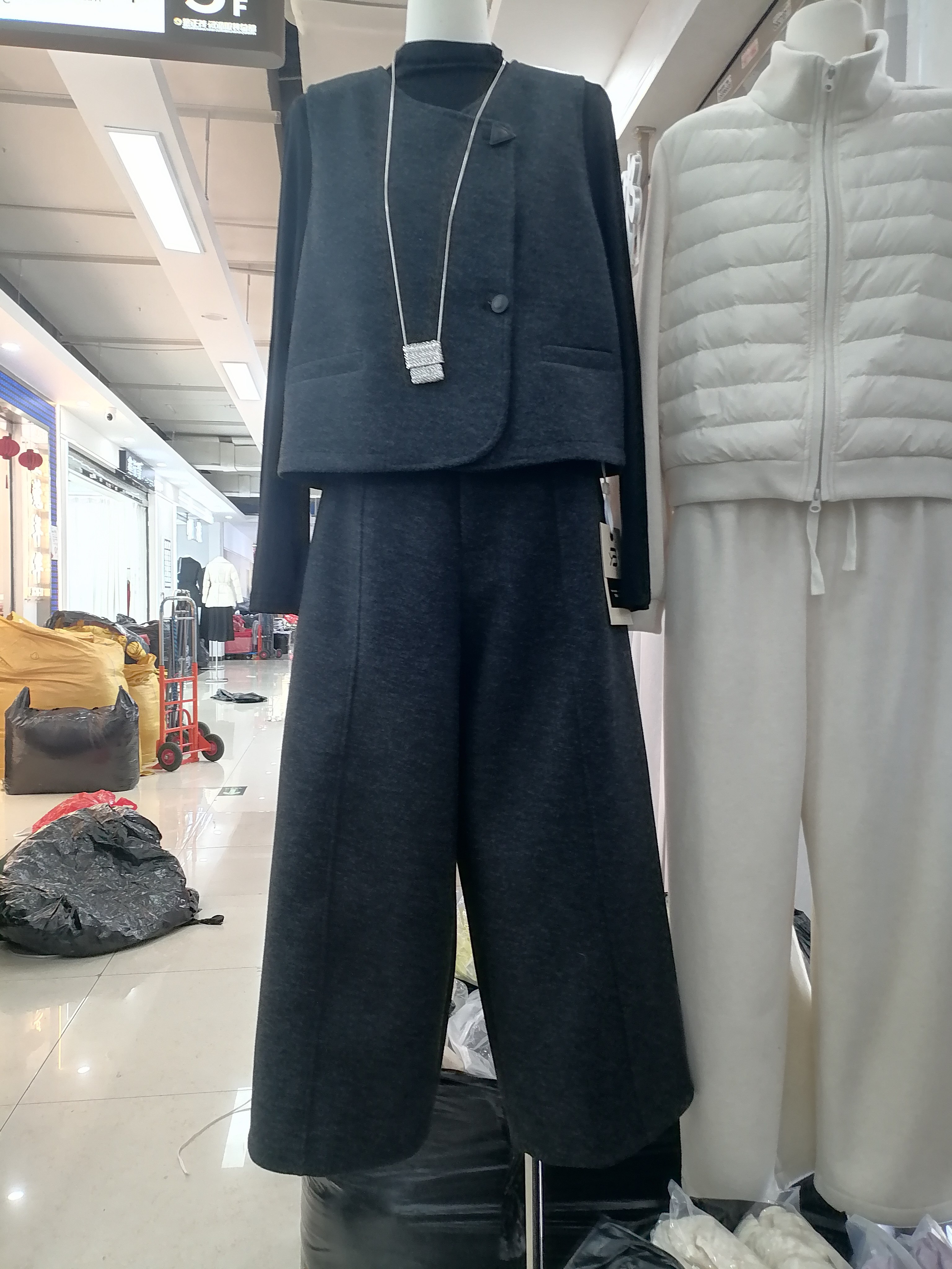 2026冬新欧韩时尚套装打底衫呢料马甲九分阔腿裤女高级感三件套潮,女装/女士精品,时尚套装,淘宝优惠券,粉丝福利购,淘宝优惠卷