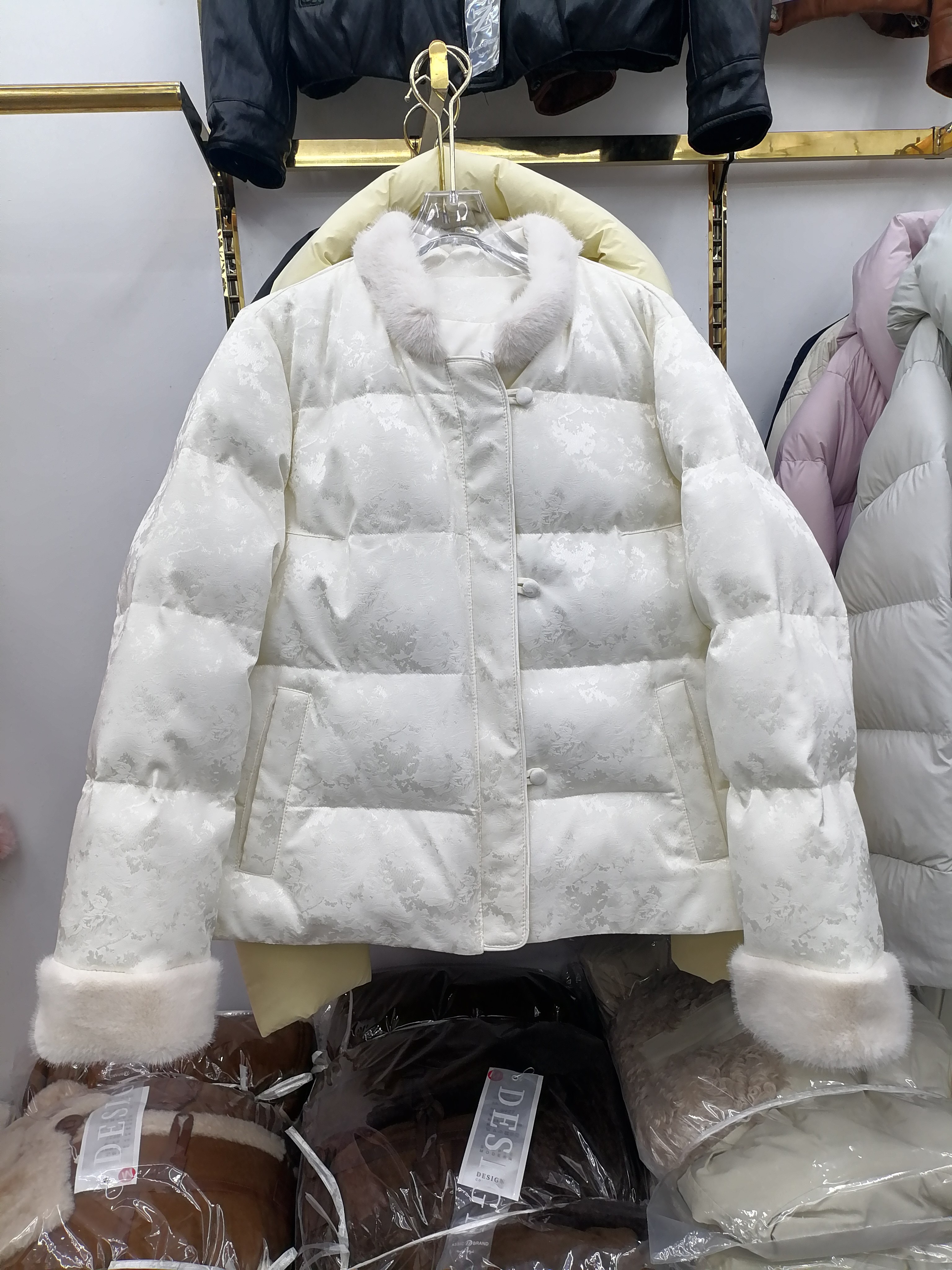 2025冬新中式国风棉服女提花仿毛小个子保暖短款棉衣外套,女装/女士精品,棉衣/棉服,淘宝优惠券,粉丝福利购,淘宝优惠卷