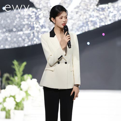 高级感白色西装套装女春秋