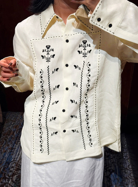 法式小众 2026春夏别致定位刺绣黑花复古翻领舒适单排扣衬衣女