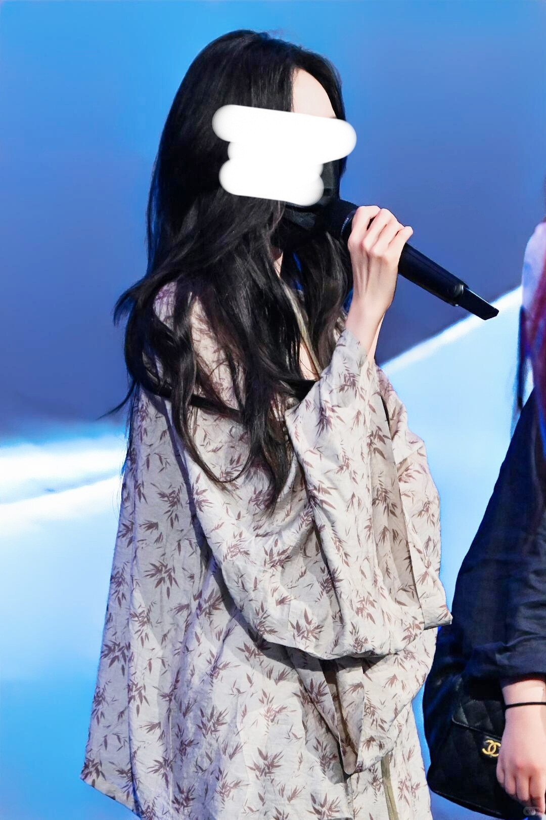 法式小众2025早秋新款时尚竹叶印花圆领系带宽松长袖衬衫上衣女