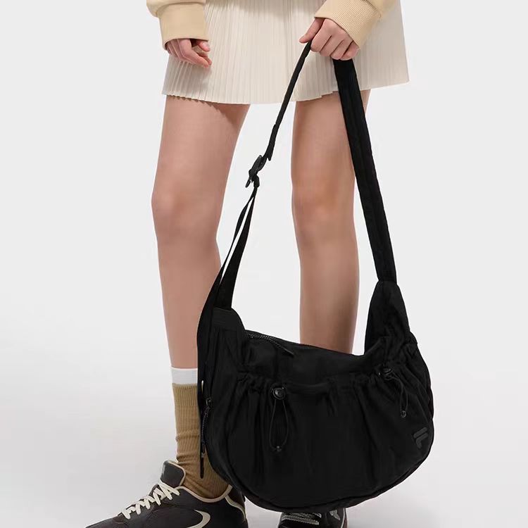 FILA FUSION斐乐情侣挎包2026新时尚女包单肩包懒人包T13U532124F