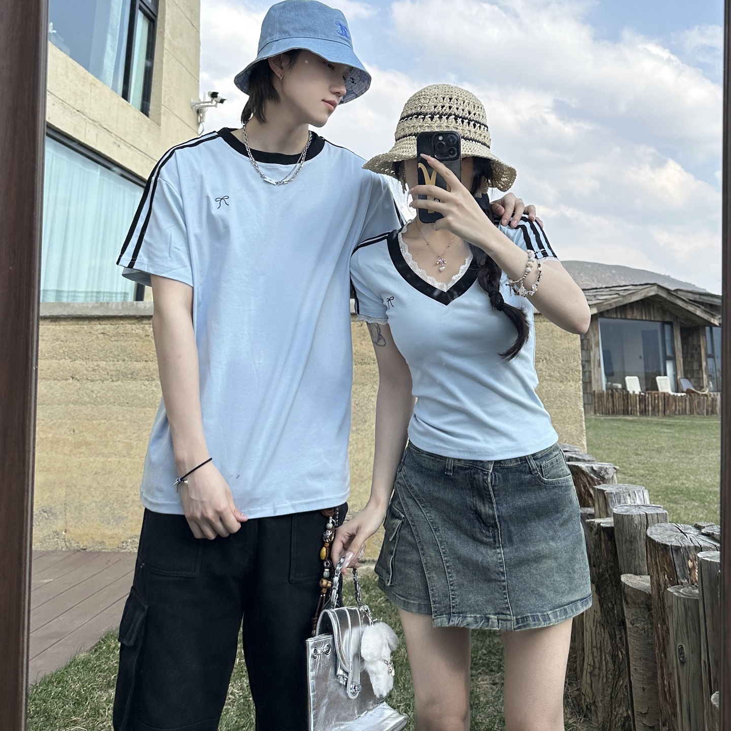 小众设计感情侣装夏2025韩版蕾丝拼接V领短袖T恤女修身正肩上衣男