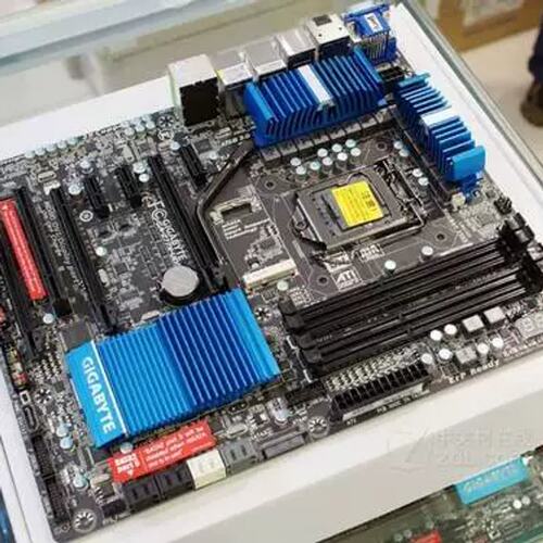 没上过机 / Z77X-UD5H 1155主板 大板 Z77议价