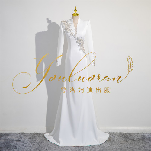 悠洛姌甜美深V长袖修身显瘦礼服