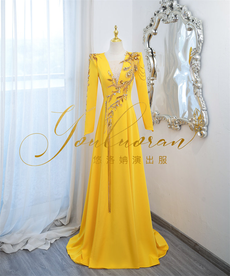 悠洛姌演出服新款黄色深V领长袖显瘦主持人礼服舞台表演艺考声乐