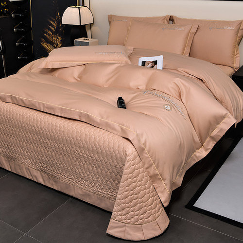 纯棉夹棉绗缝床盖四件套