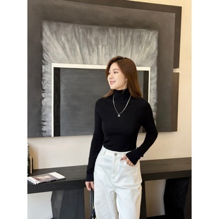 经典高领毛衣简约大气保暖锁温高领设计防风护颈不易起球变形通勤