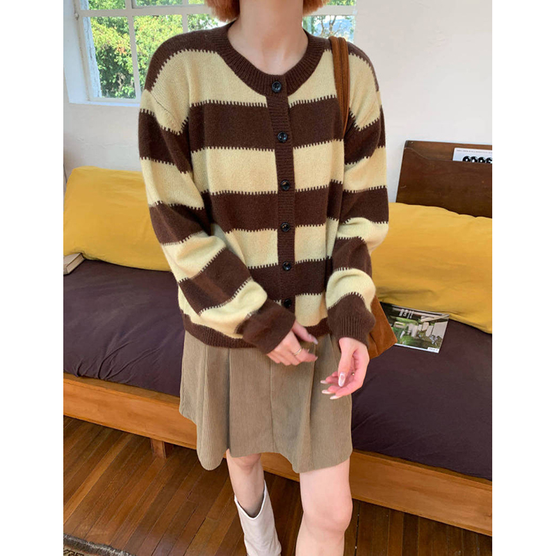 秋冬可爱风小浣熊宽条开衫软糯亲肤宽松上衣通勤居家外穿甜美休闲