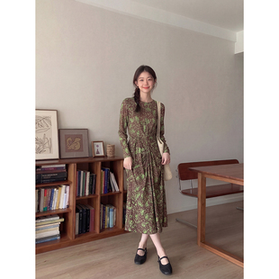 肌理感漫布经心连衣裙 长袖抽绳收腰垂坠感复古碎花裙子