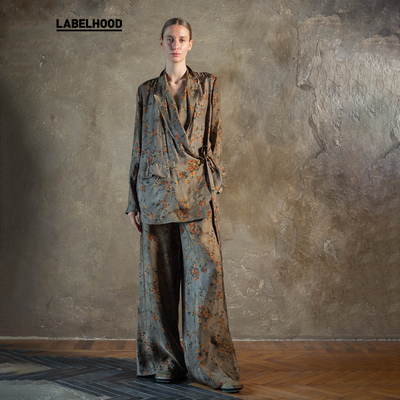 UmaWang灰红西装早春新款