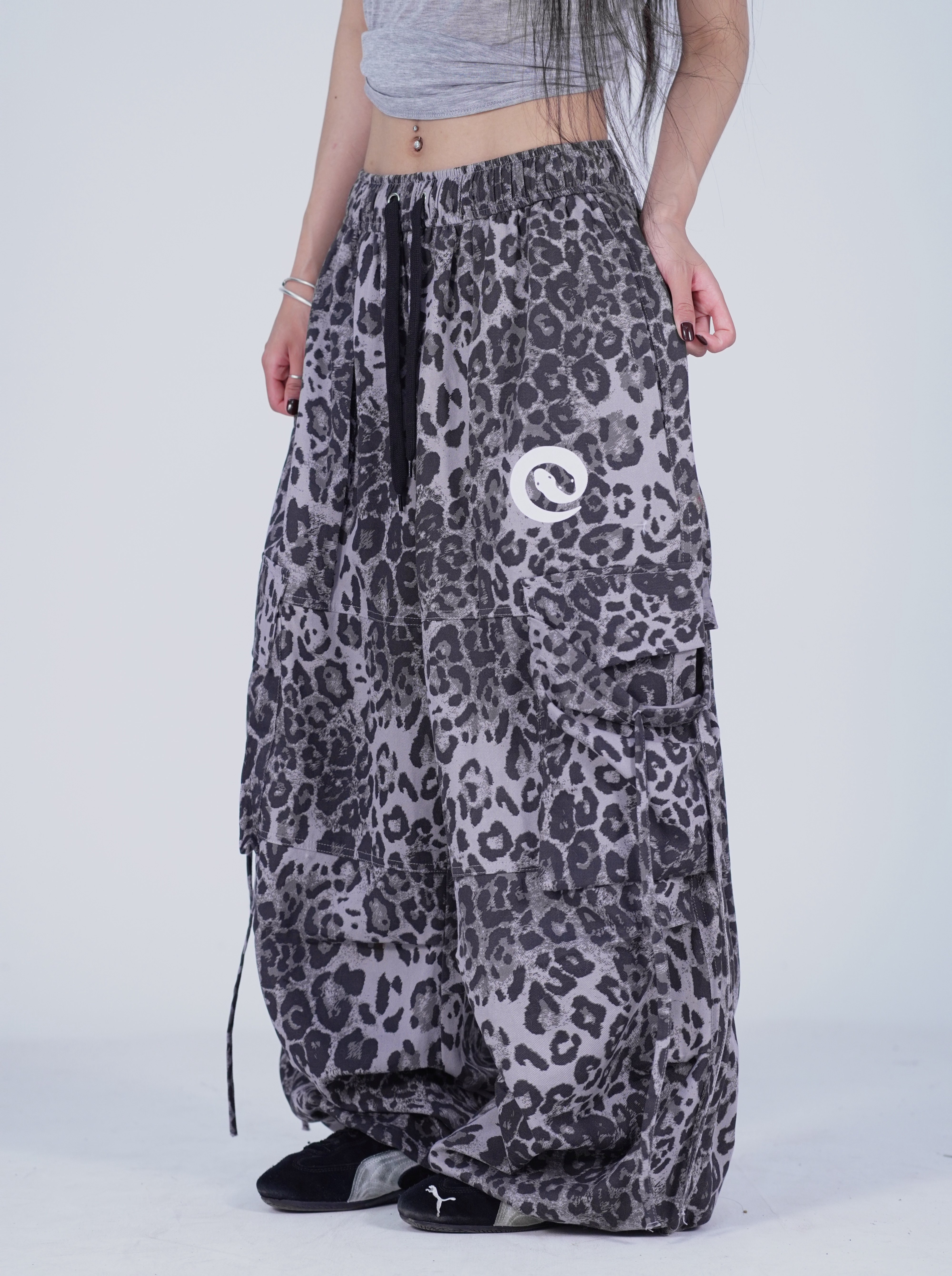 SUANS Original Snake Print Cargo: Own the Street in Retro Hip-Hop Style - Product image 2