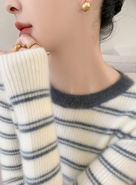 圆领山羊绒衫女修身显瘦上衣内搭条纹针织衫秋冬新款羊绒打底毛衣