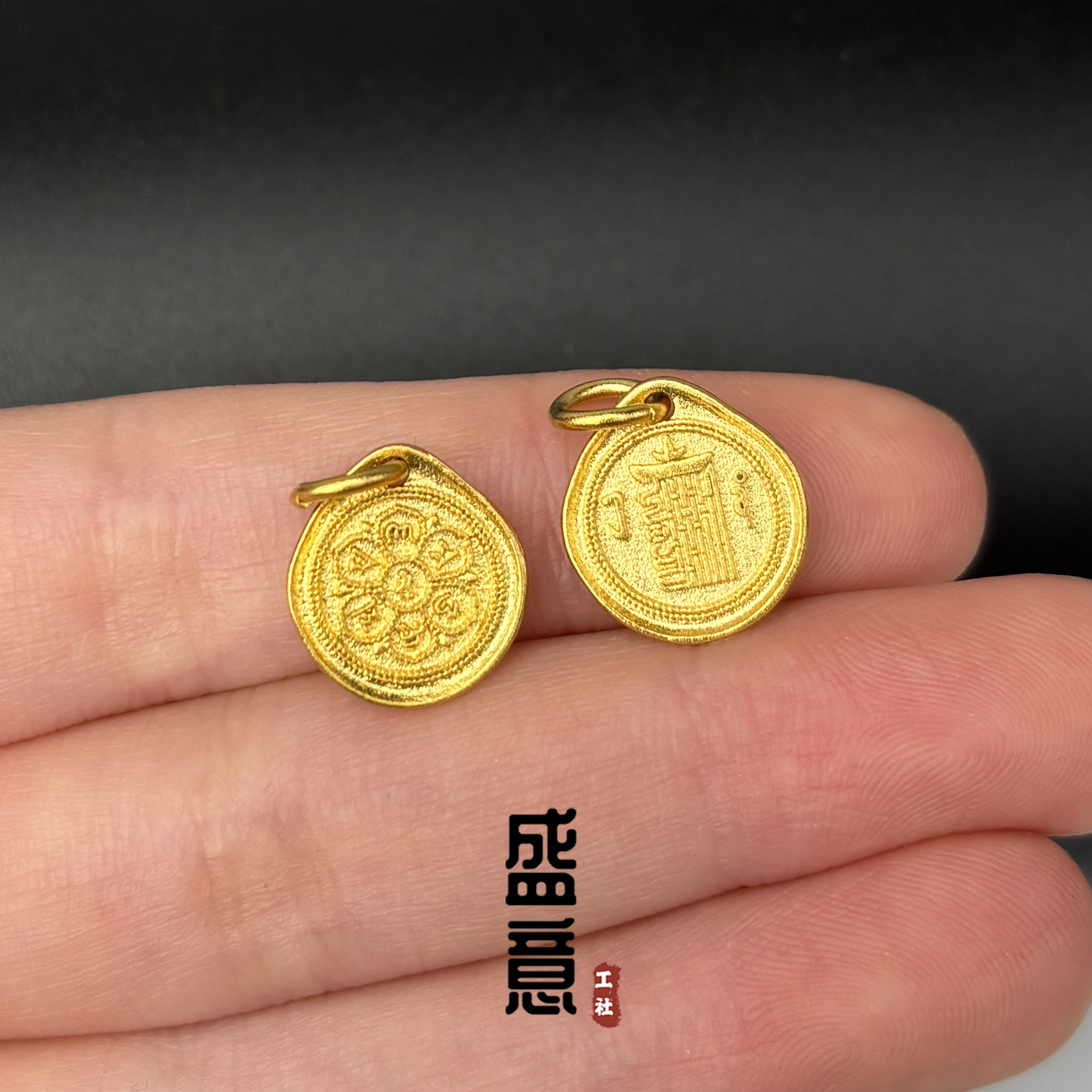 古法24K工艺黄金色六字真言平安吉祥喜乐吊坠侧挂牌子串diy配饰