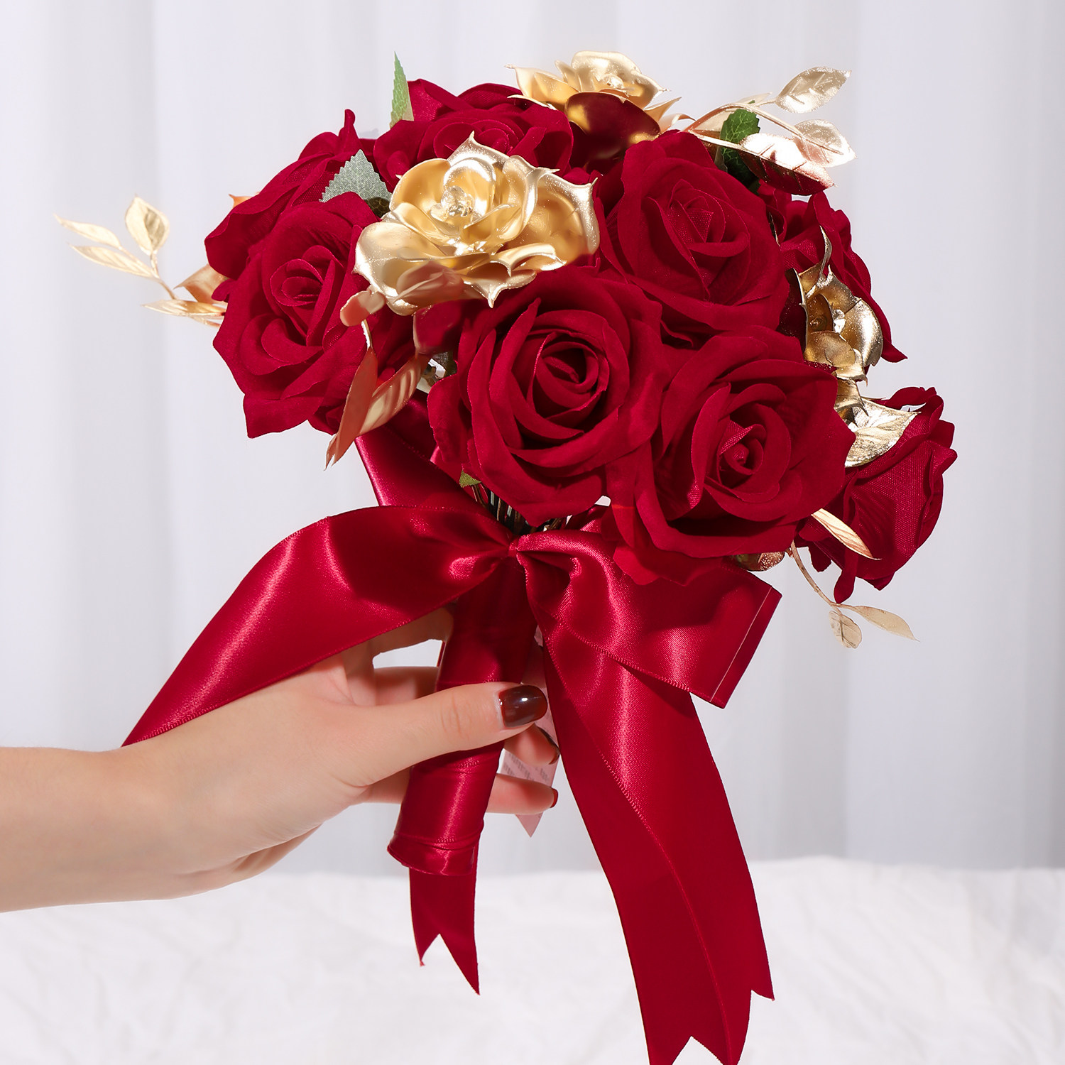 结婚新娘手捧花束新婚中式红色捧花仿真花婚礼出嫁玫瑰花球领证