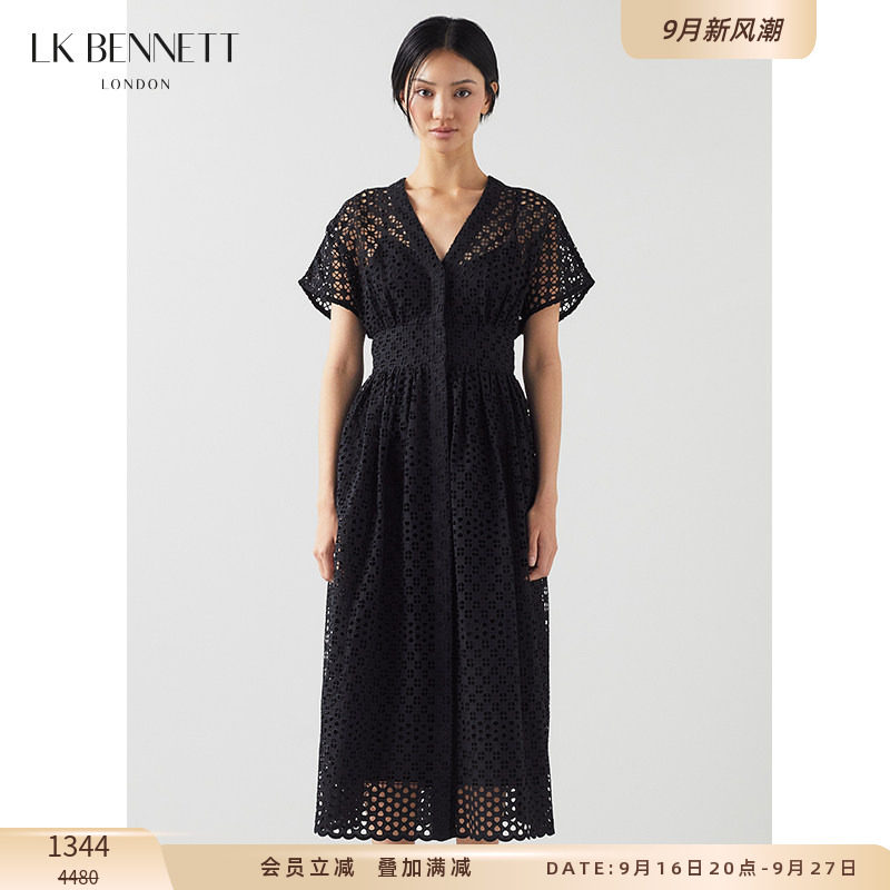 LK BENNETT黑色镂空蕾丝连衣裙女夏新款v领法式收腰长裙高级感图片