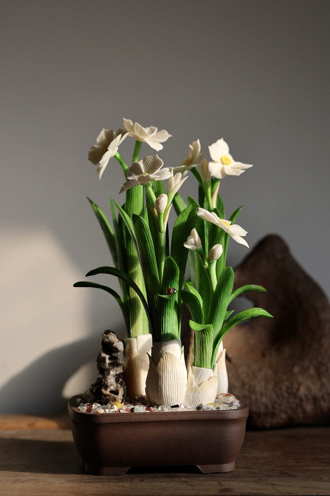 宫廷式牙雕技艺传承骨雕水仙花艺术品中式家居摆件空间美学礼品