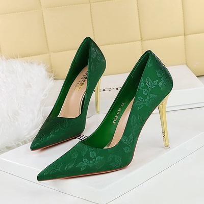 9511-30复古女鞋细跟超高跟绸缎浅口尖头花朵印纹国风高跟鞋单鞋