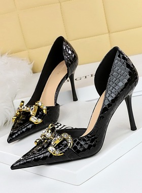 8238-1欧美宴会高跟鞋细跟高跟浅口尖头侧镂空金属水钻扣单鞋女鞋