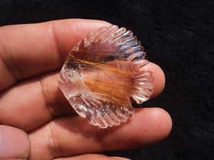 晶山角商城天然钛晶金发晶小鱼吊坠 高35×38×8mm14g