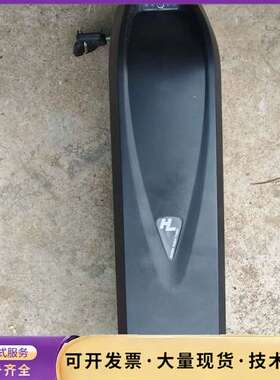 全新HL电动车箱，黑色款，带锁扣。实物拍摄，成色如图询价