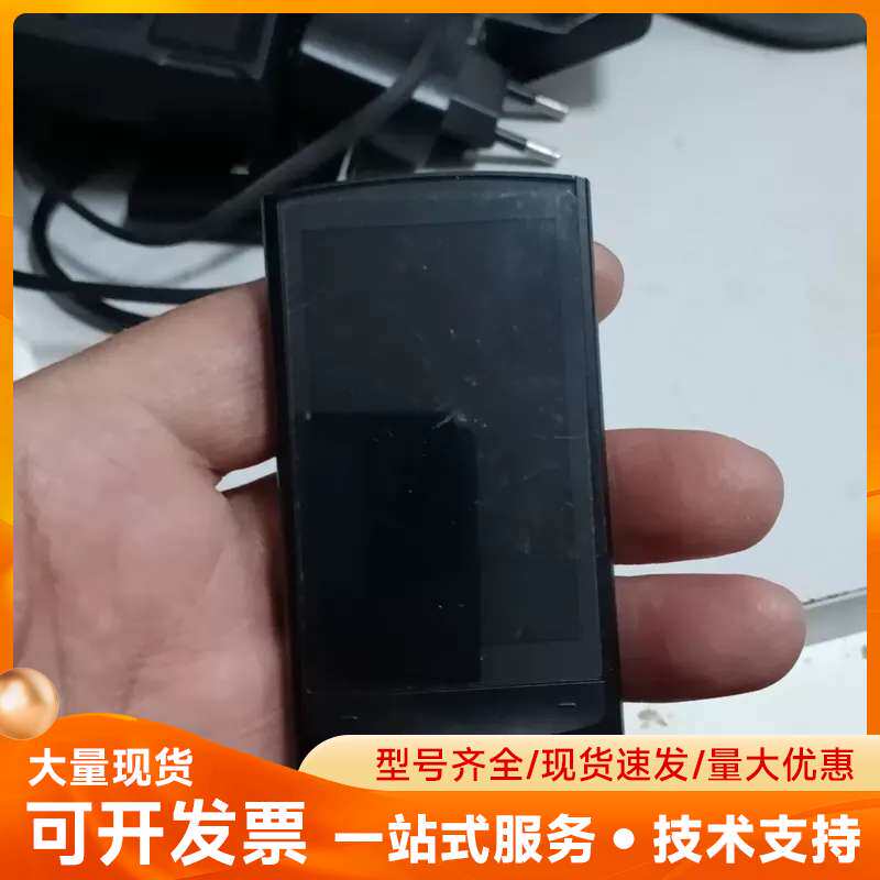 三星YP-R1 MP3播放器，黑色机身，