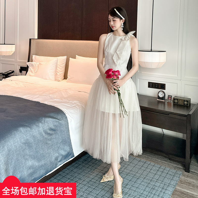 2025夏季新款女法式重工设计感蝴蝶结收腰网纱拼接无袖连衣裙