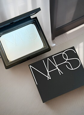 无限回购Nars裸光蜜粉饼定妆补妆控油轻薄哑光雾面妆感大白饼10g