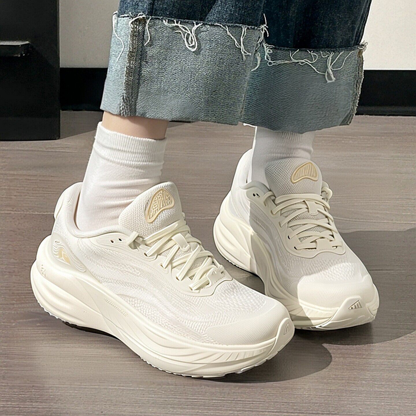 Adidas阿迪达斯女鞋2026夏新款运动鞋网面透气厚底缓震轻便跑步鞋