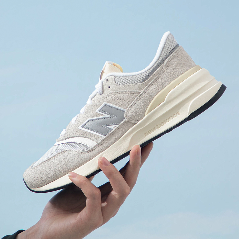 NEWBALANCE复古老爹鞋