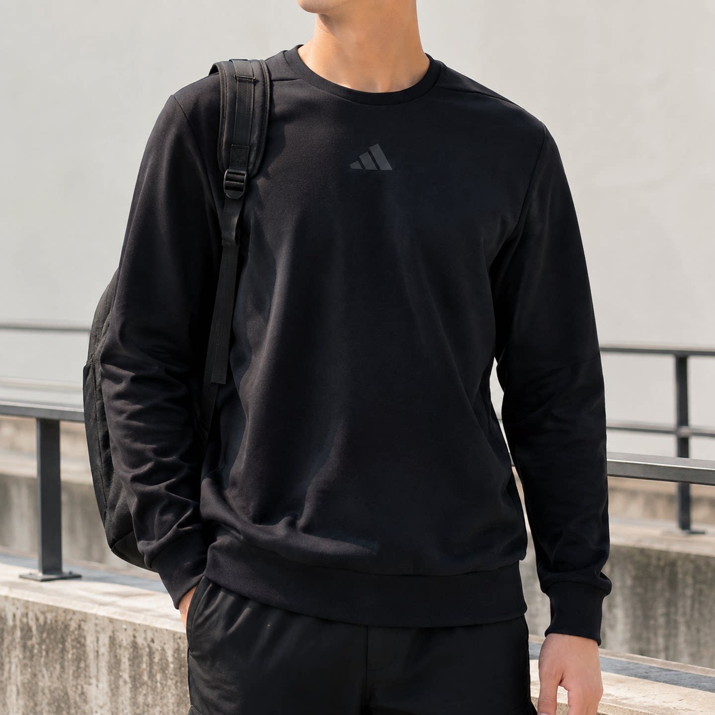 阿迪达斯情侣款上衣男装女装官方正品运动服2026秋季新款黑色卫衣