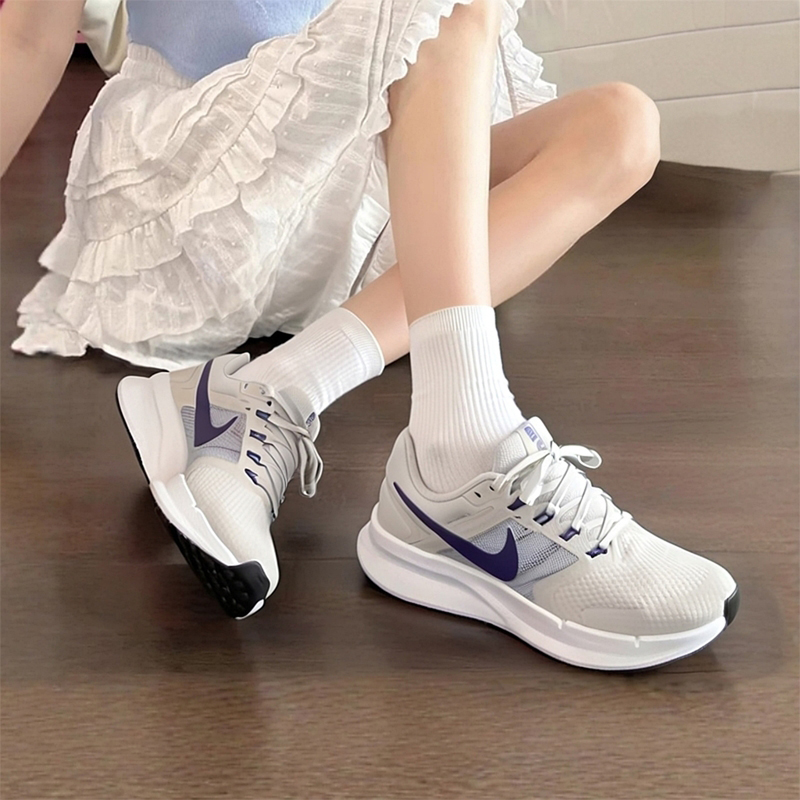 透气网面 缓震中底