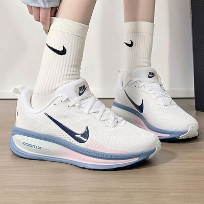 NIKE耐克女鞋VOMERO新款运动鞋迈柔18厚底缓震跑步鞋女HM6804-115