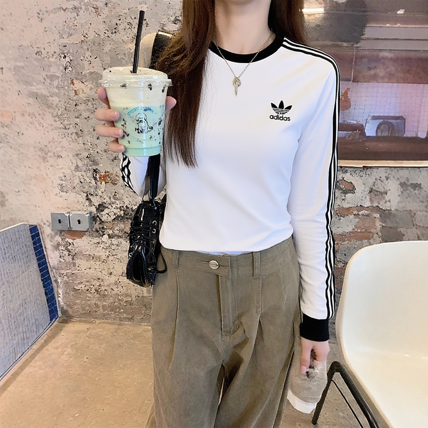 Adidas阿迪达斯正品白色时尚T恤2025秋季新款纯棉舒适衬衫IA4879